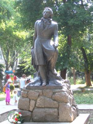 В Феодосии установлен бронзовый памятник Александру Сергеевичу Пушкину